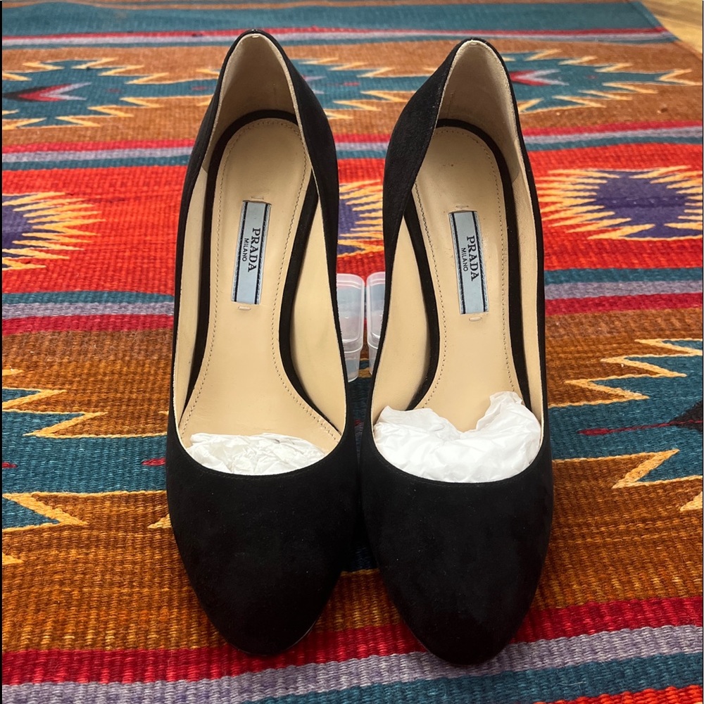 Prada / EUC Black Suede Block Heel Pumps 36.5